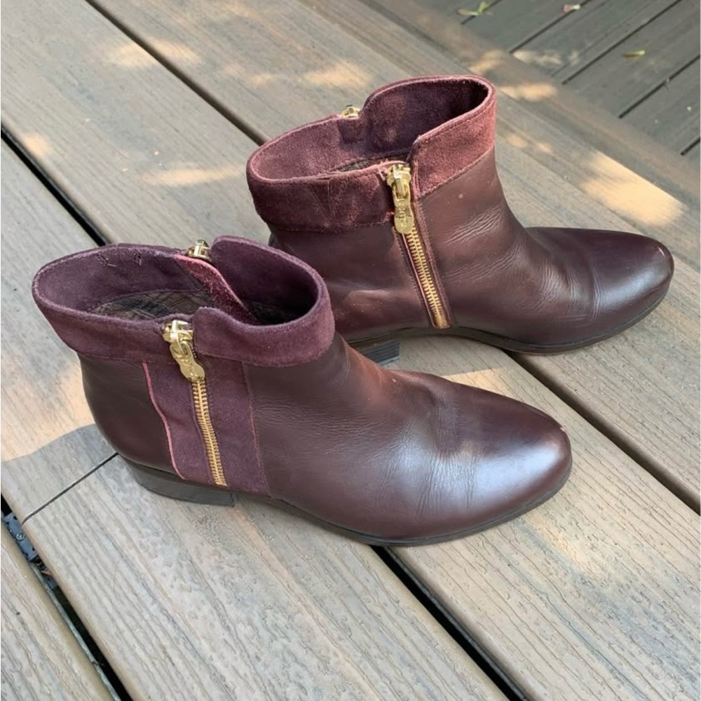 Elegant Brown Ankle Boots with Gold Zipper